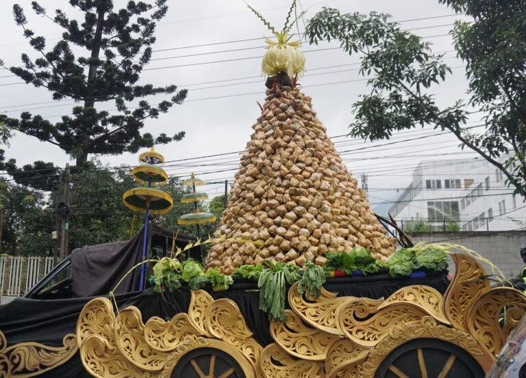 Perdana! Grebeg Kupat Tumpeng Syawalan Kota Wisata Batu