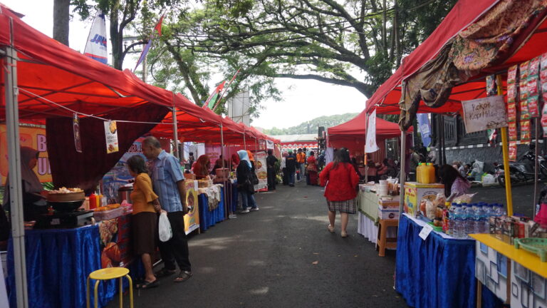 Adu Kreasi dalam Lomba Cipta Rasa Khas Malang