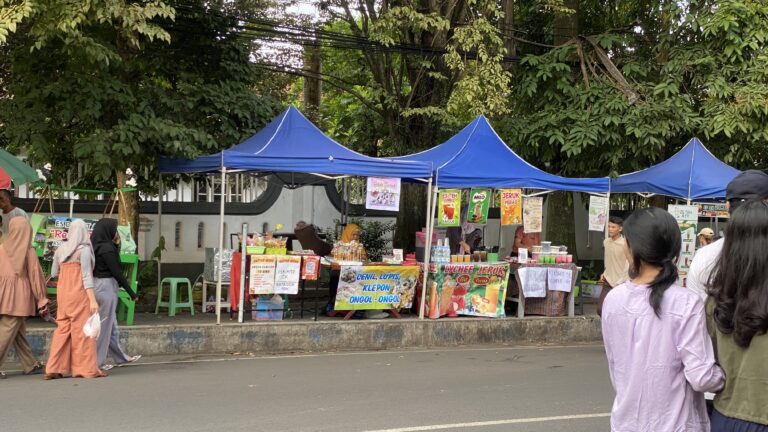 Pasar Takjil Jalan Surabaya, Destinasi Spot Penutup Berburu Takjil