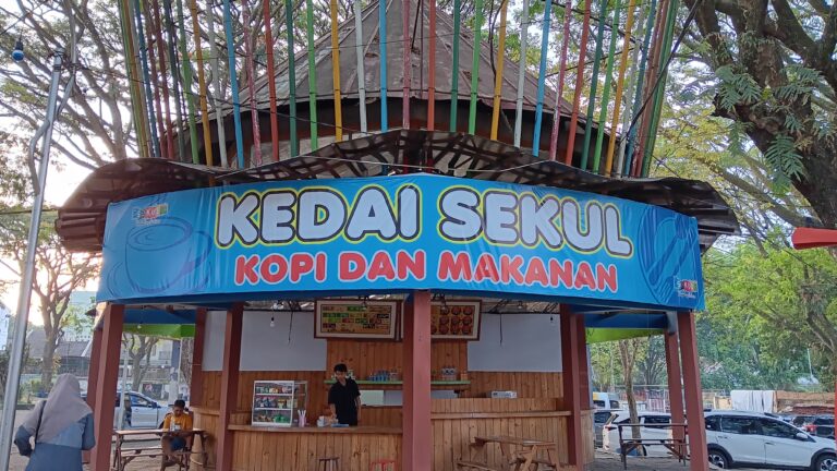 Menikmati Udara Sore dengan Segelas Kopi di Kedai SEKUL