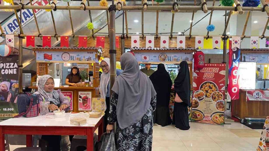 suasana pengunjung yang datang ke festival