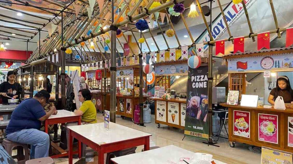 berbagai stand makanan Asian di Festival litle asia