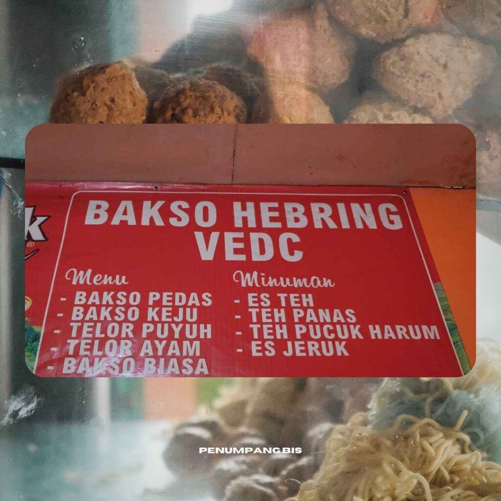 menu dan aneka gorengan prasmanan di bakso hebrink
