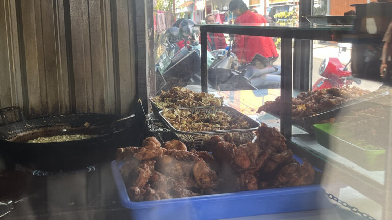 ayam kalasan dan kol goreng