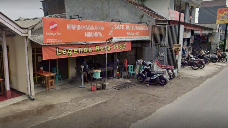 Warung Sate Bu Jumangin sejak 1980 di Kediri