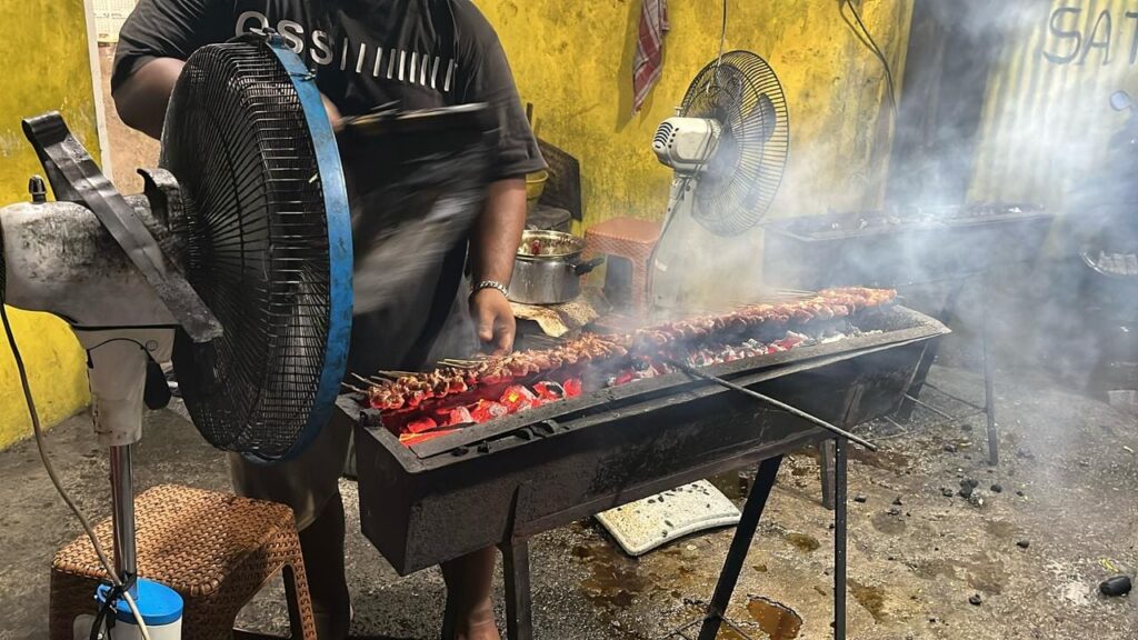Pembakaran Sate Bu Jumangin, Wanginya Semerbak
