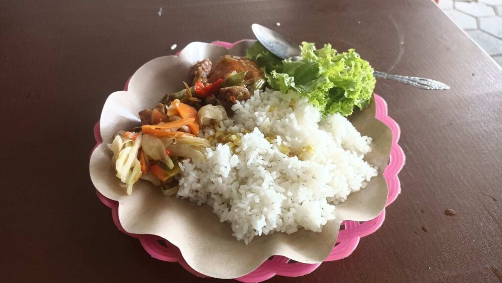 makanan makan gratis Warung Soto Betawi Mang Odang