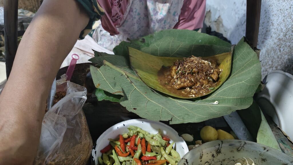 lontong tahu gerdu jatirogo