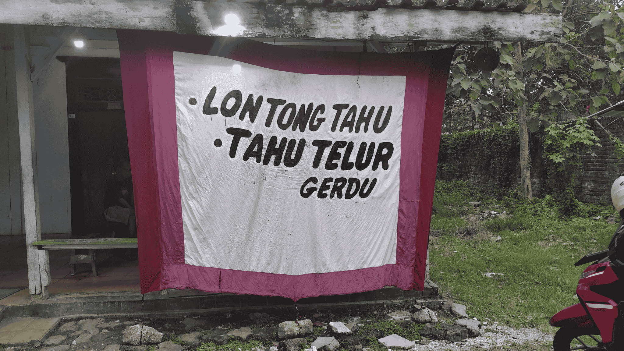 spanduk lontong tahu gerdu